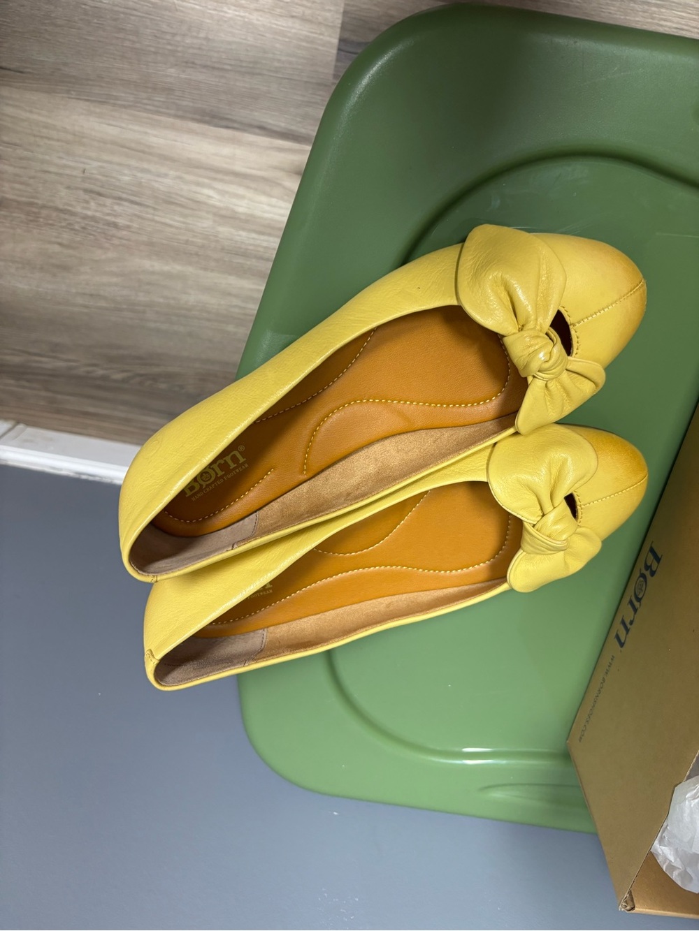 Born Yellow Leather Bow Ballet Flats - Picture 2 of 4